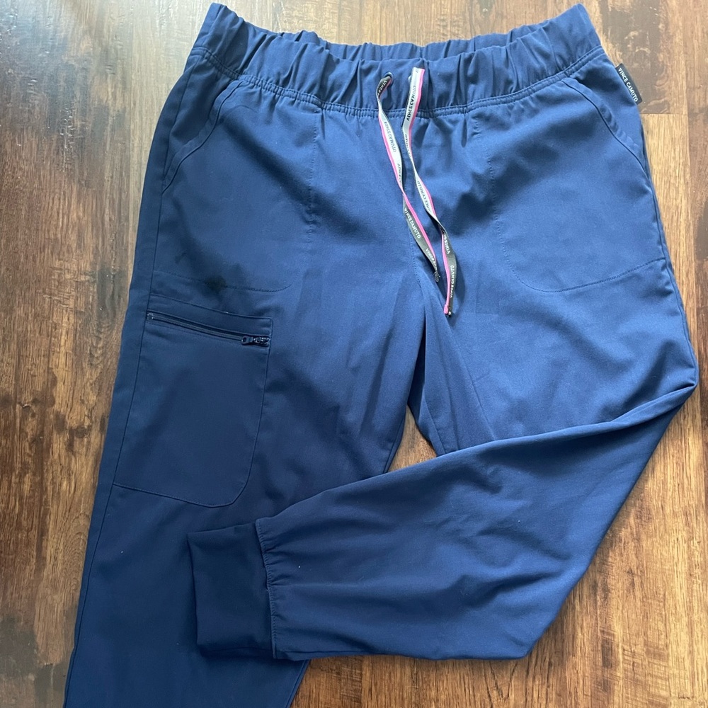 Vince Camuto size Large Navy jogger scrub pants